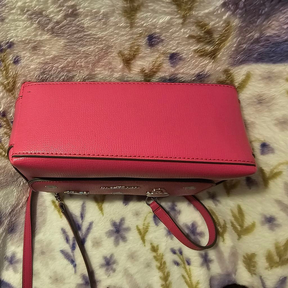 Women's Karl Lagerfeld & Choupette Pink Crossbody Bag - EUC - Picture 5 of 8